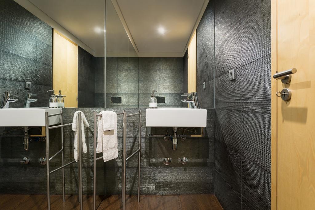 Urban Loft Apartment *